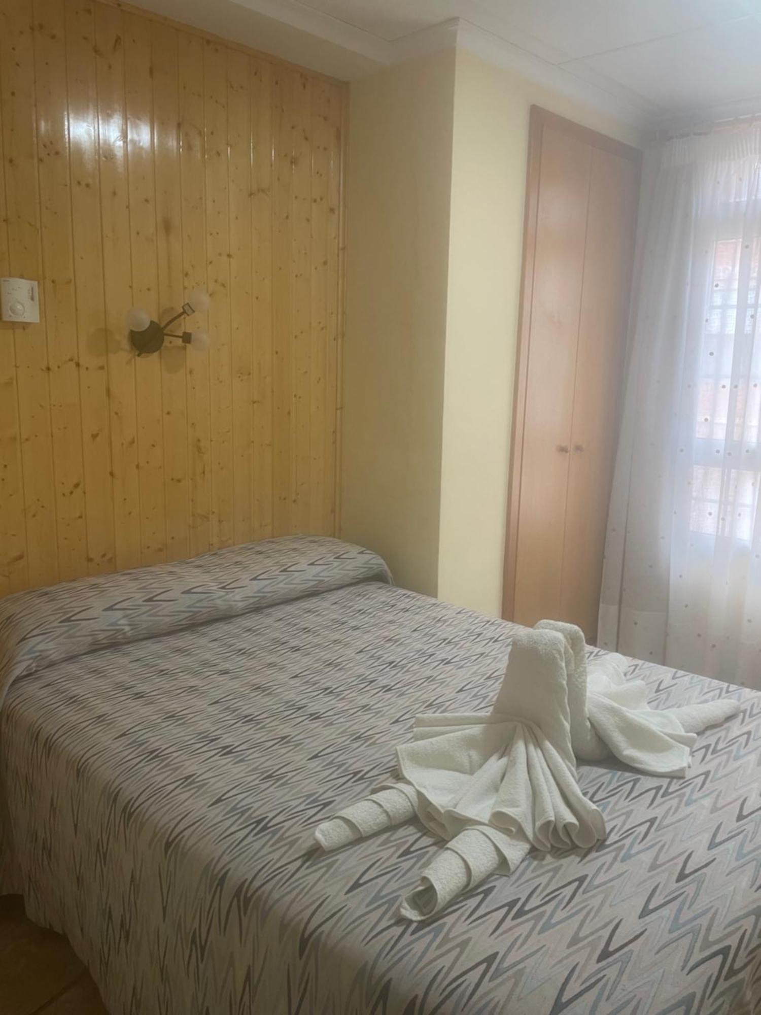 La Posá Villar del Arzobispo Exterior foto